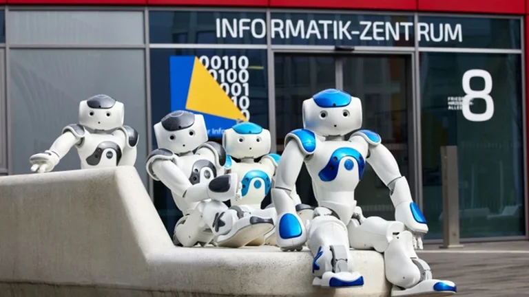 Roboter, Universum und digitale Karten