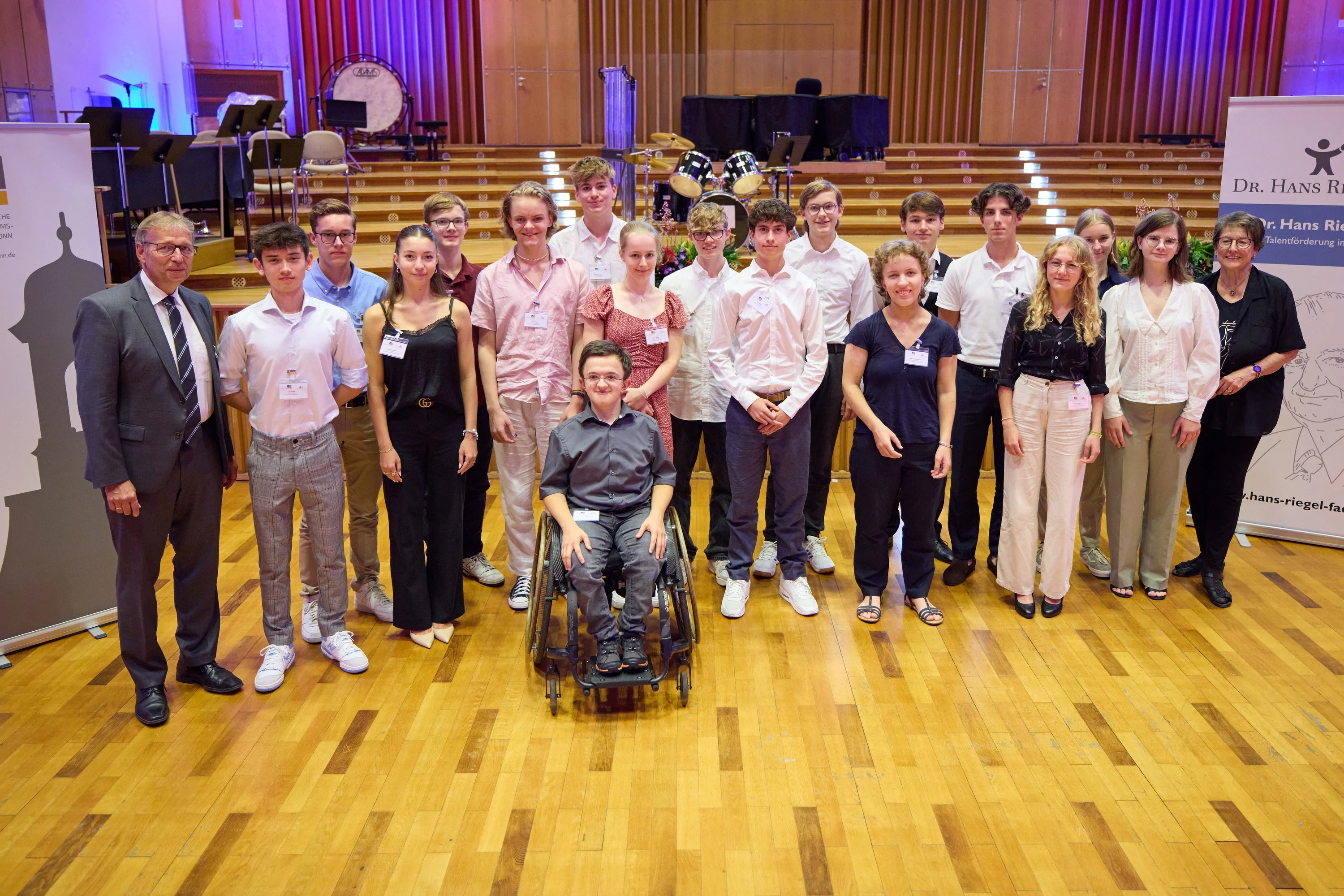 Die Gewinner*innen der Dr. Hans-Riegel Fachpreise 2023 bei der Preisverleihung