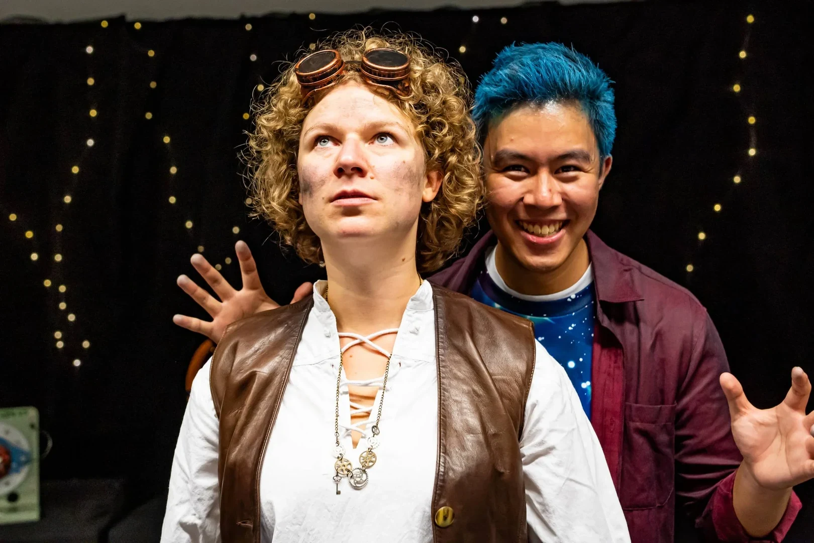 Jana Heysel und Tien-Son Nguyen bei einer Aufführung exklusiver Szenen des Phyusicals bei der Nacht der Technik in Bonn.