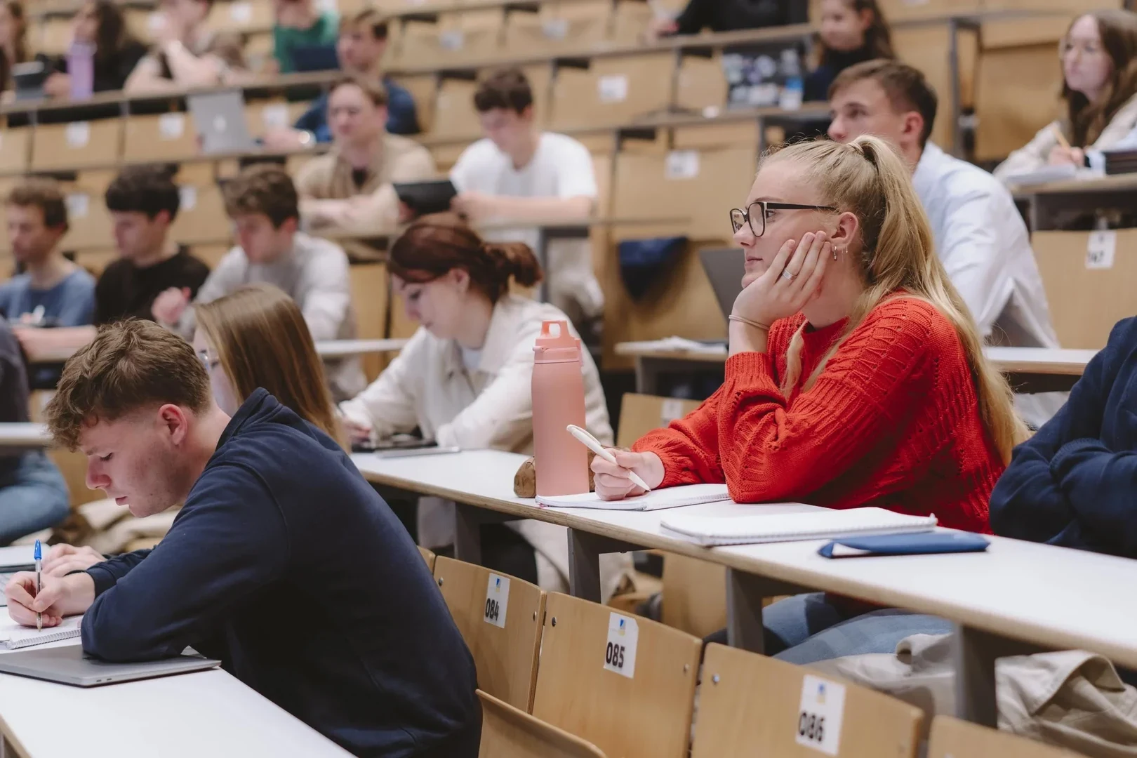 Zum Wintersemester 2026/27 startet an der Universität Bonn der neue Bachelorstudiengang „Economics and Computer Science“.
