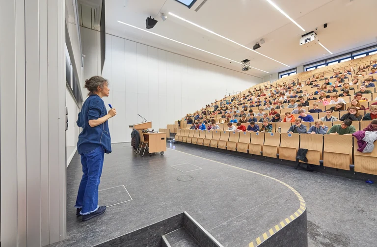 uni_vl_hoersaal_090118_10.jpg