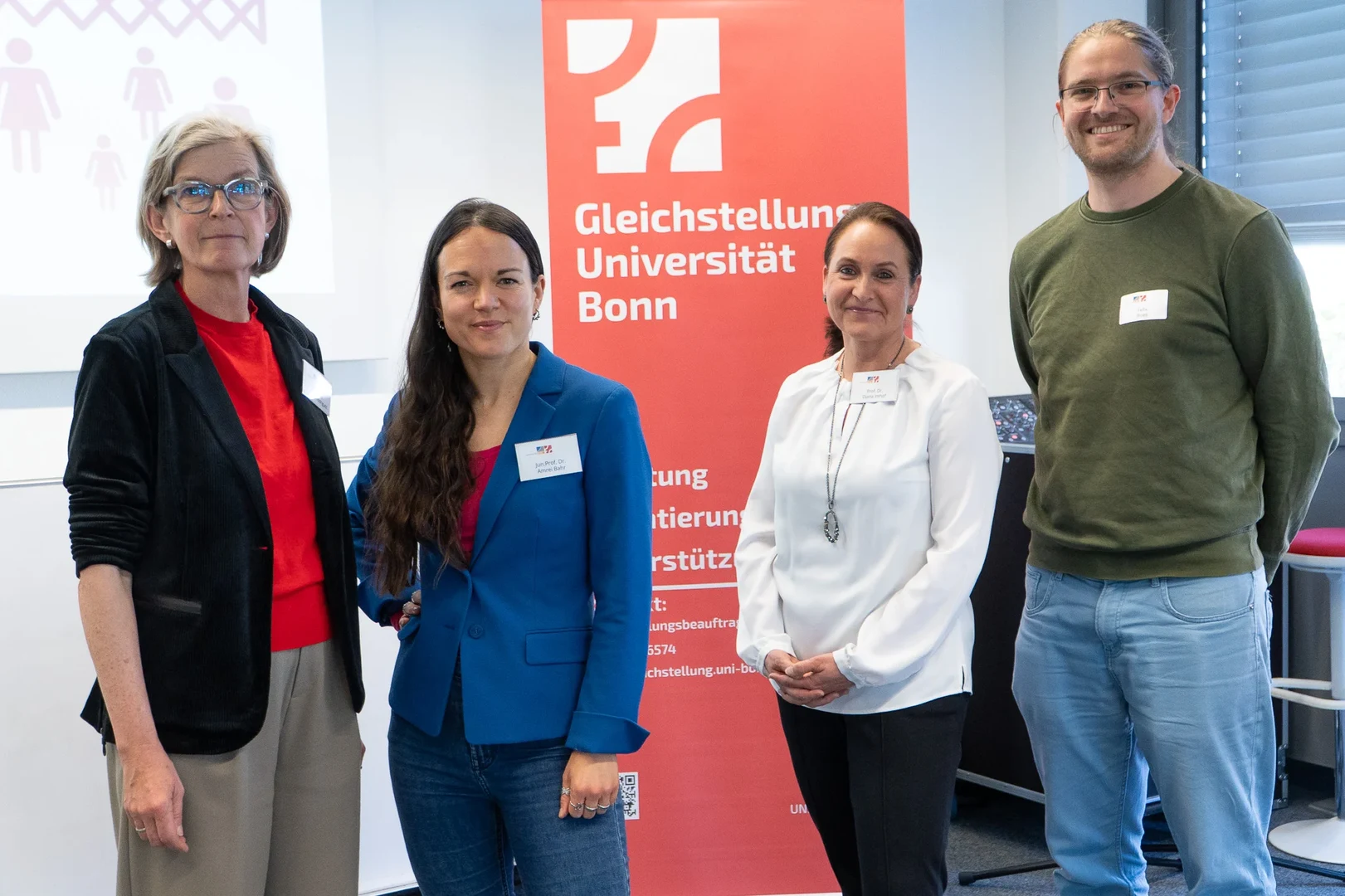 (from left to right) Gabriele Alonso Rodriguez (Chief Equal Opportunity Officer, University of Bonn), JProf. Dr. Amrei Bahr (University of Stuttgart), Prof. Dr. Diana Imhof (initiator and patron of the WHATSUB network), Dr. Felix Boes (Head of the GIDIS Equal Opportunity Working Group)